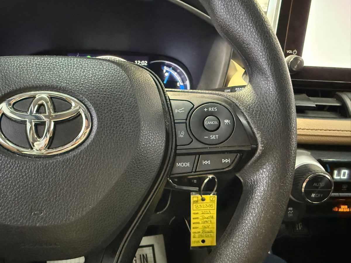 2023 Toyota RAV4 Hybrid LE photo 12