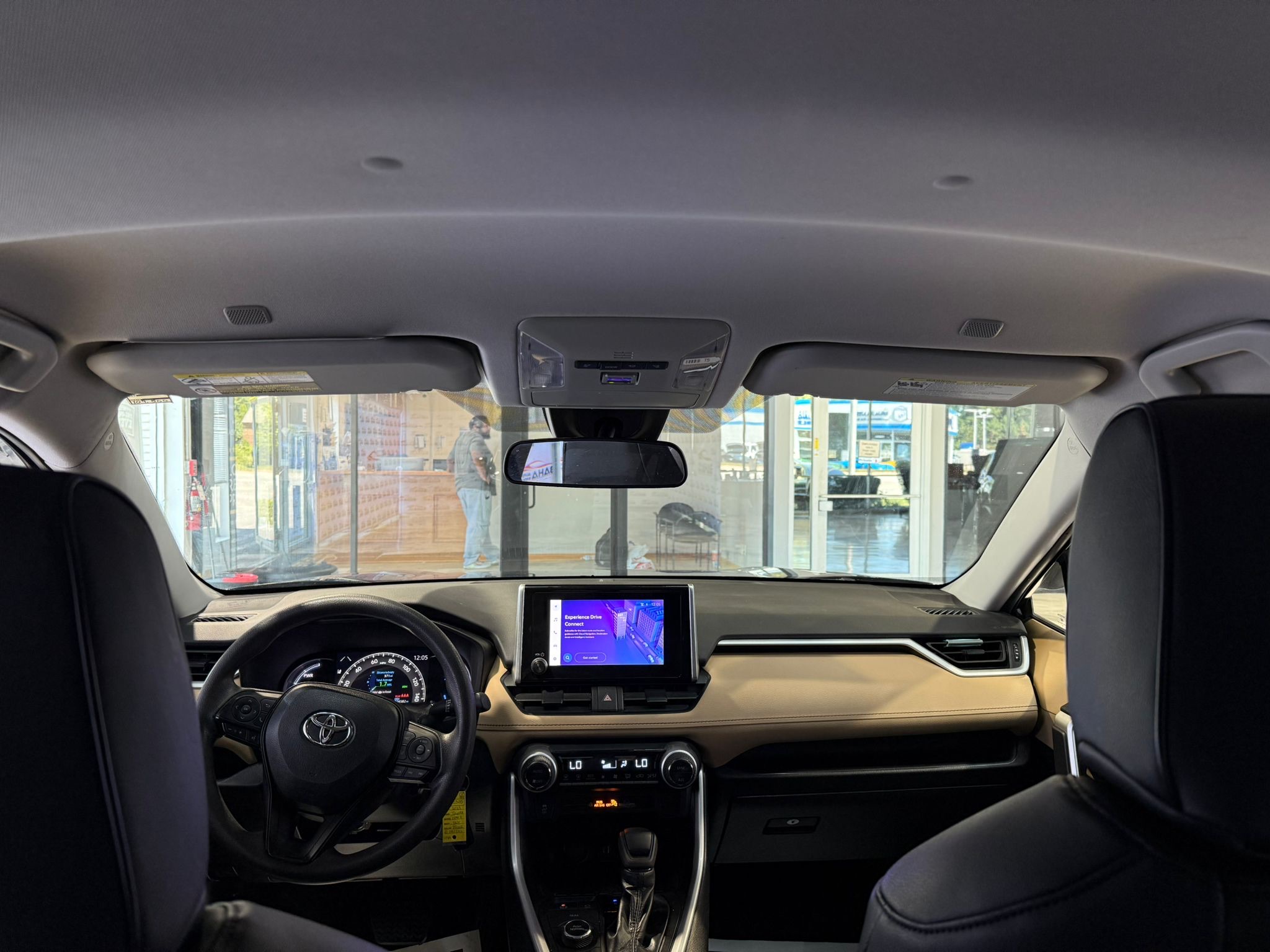 2023 Toyota RAV4 Hybrid LE photo 18