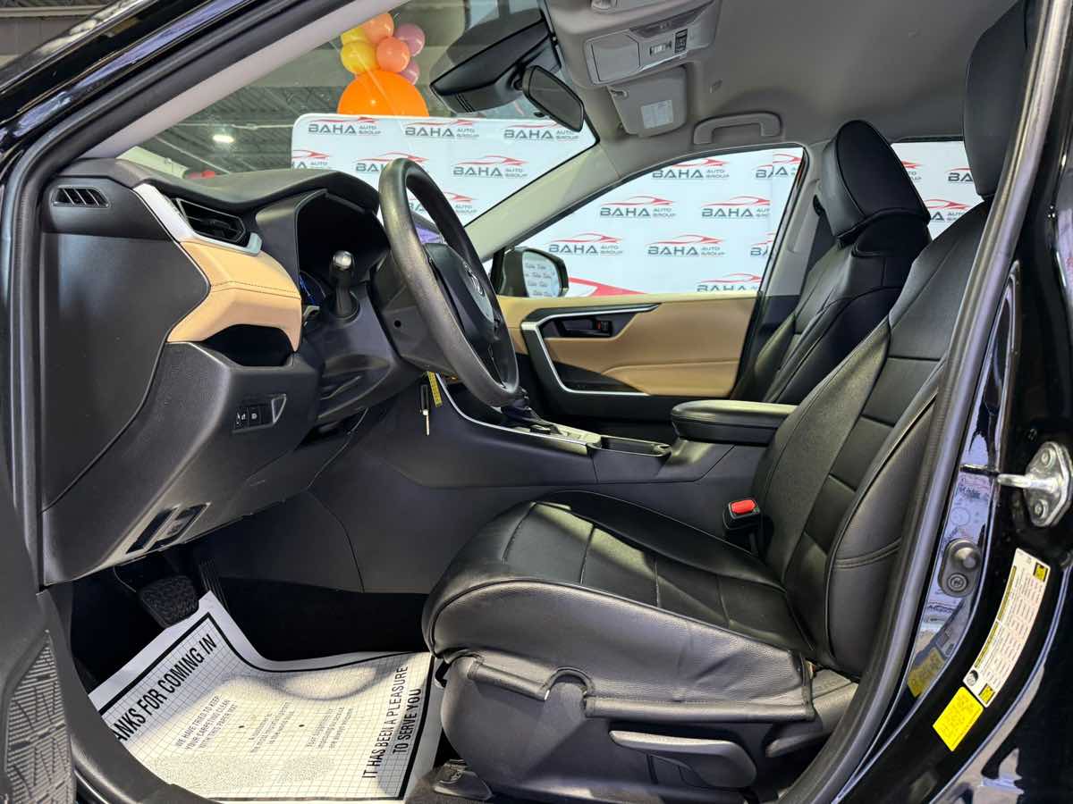 2023 Toyota RAV4 Hybrid LE photo 23