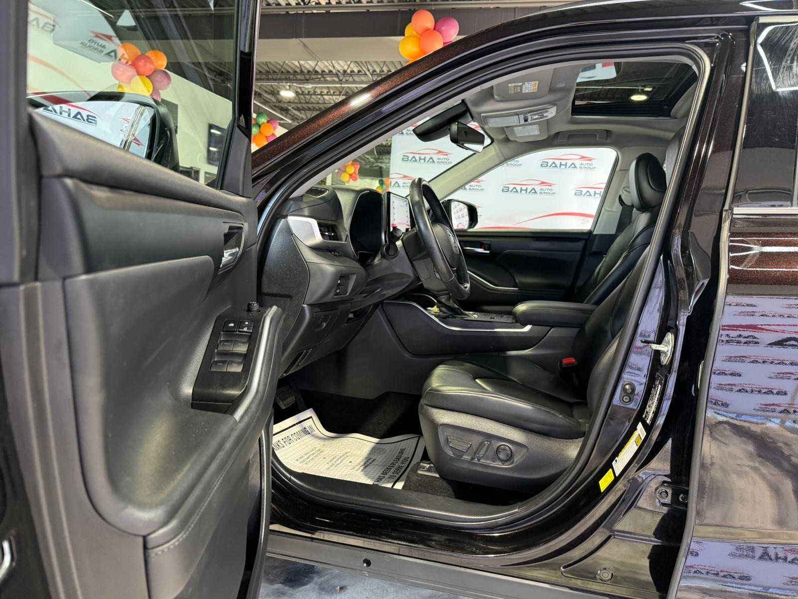 2021 Toyota Highlander Hybrid XLE photo 12