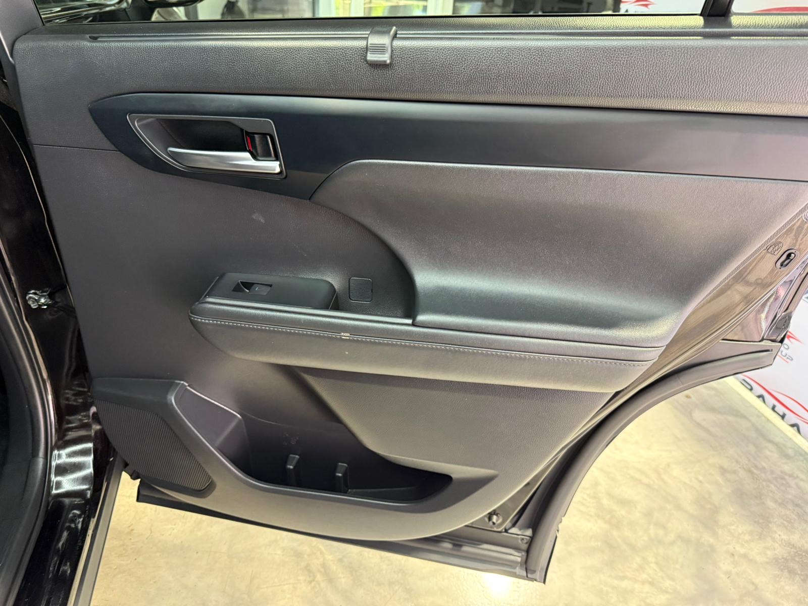 2021 Toyota Highlander Hybrid XLE photo 34