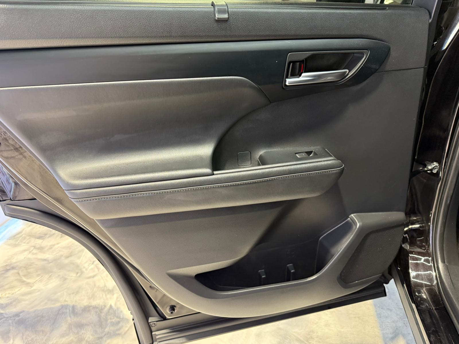 2021 Toyota Highlander Hybrid XLE photo 33