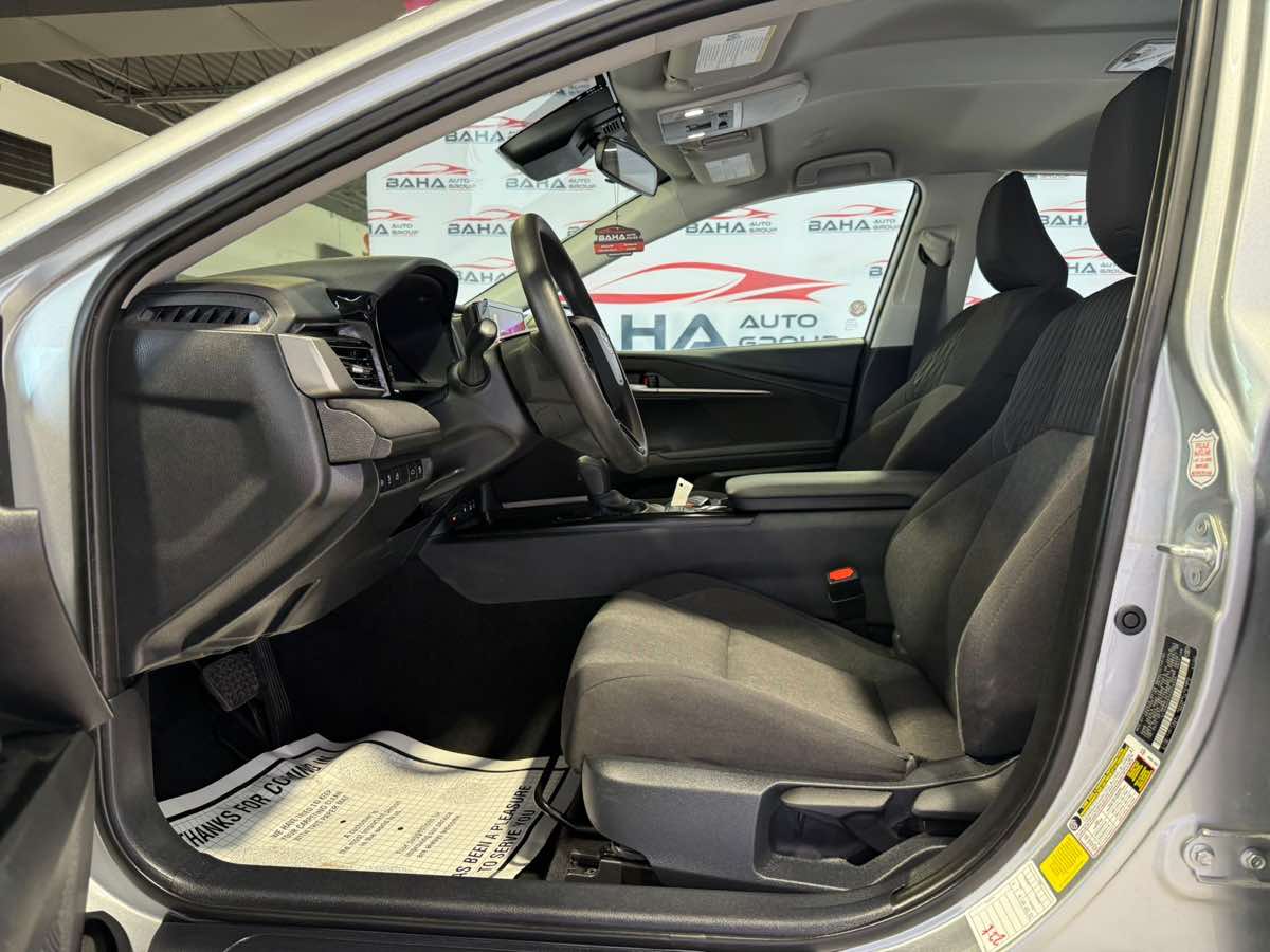 2025 Toyota Camry LE photo 11