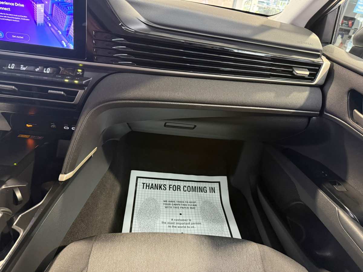 2025 Toyota Camry LE photo 31