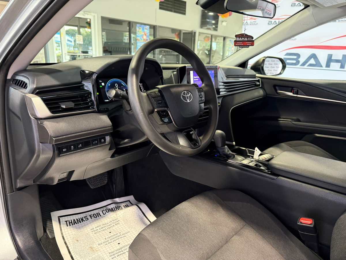 2025 Toyota Camry LE photo 14