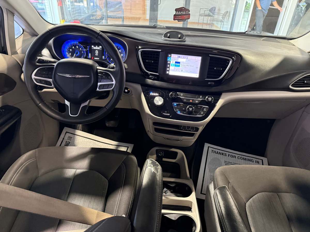 2022 Chrysler Voyager LX photo 24