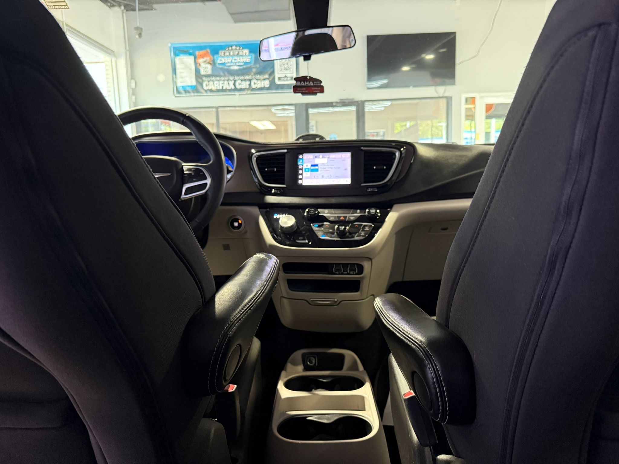 2022 Chrysler Voyager LX photo 25