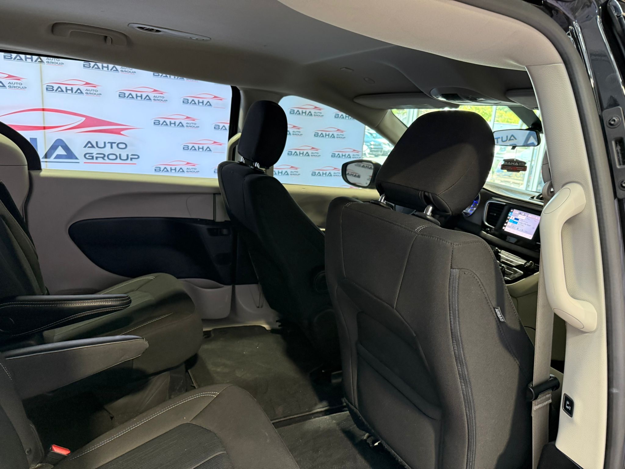 2022 Chrysler Voyager LX photo 27