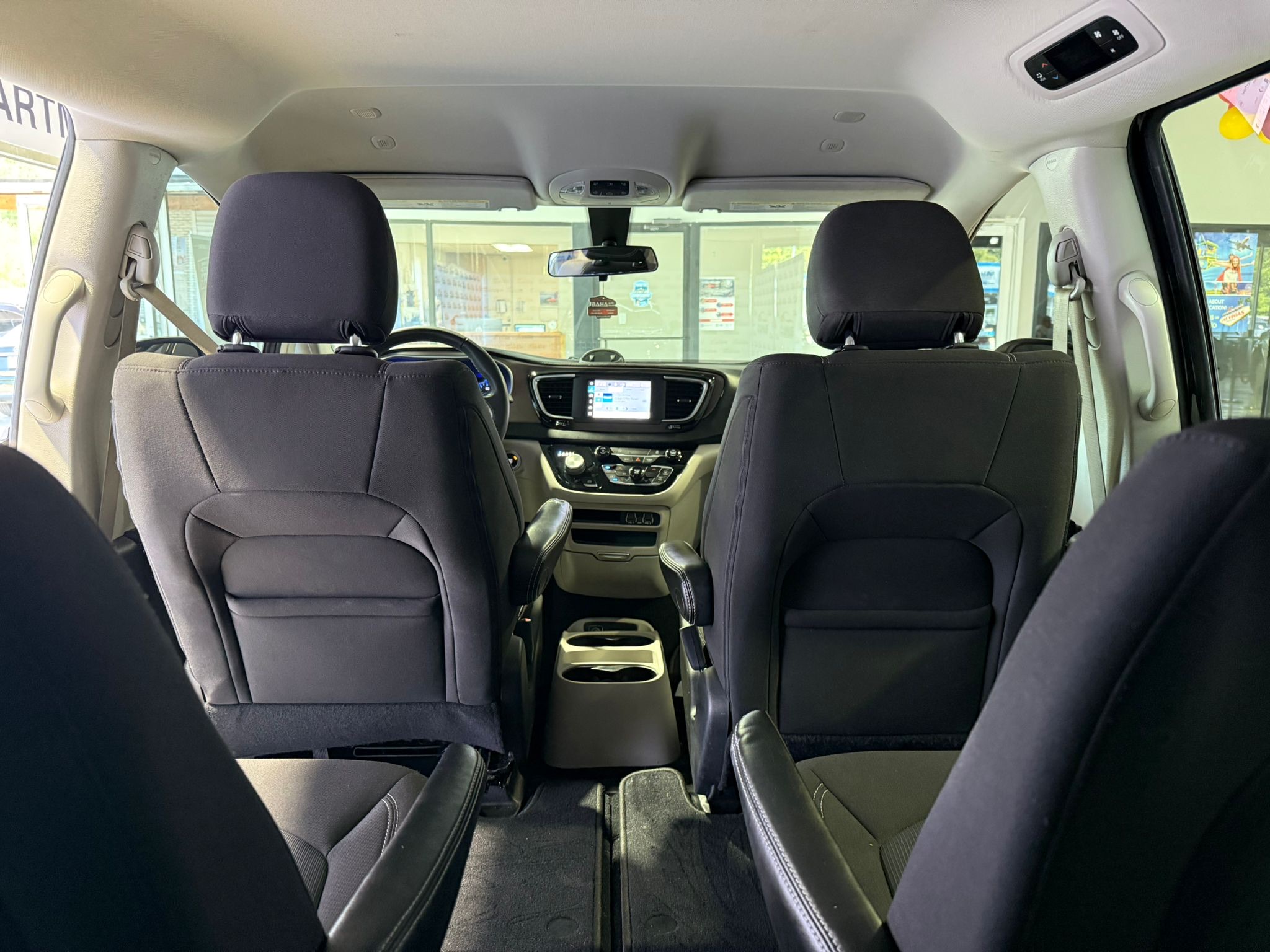 2022 Chrysler Voyager LX photo 29