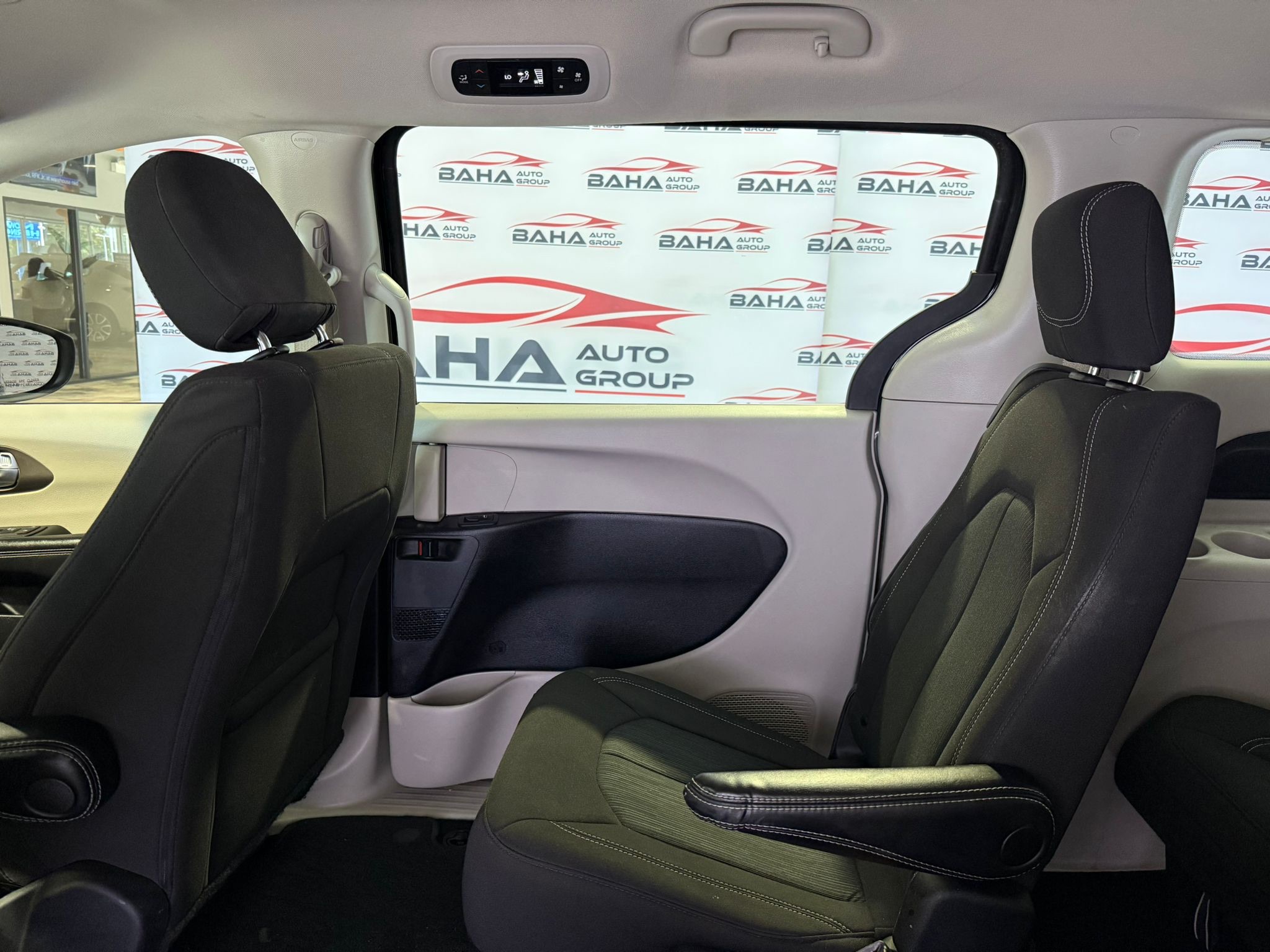 2022 Chrysler Voyager LX photo 30