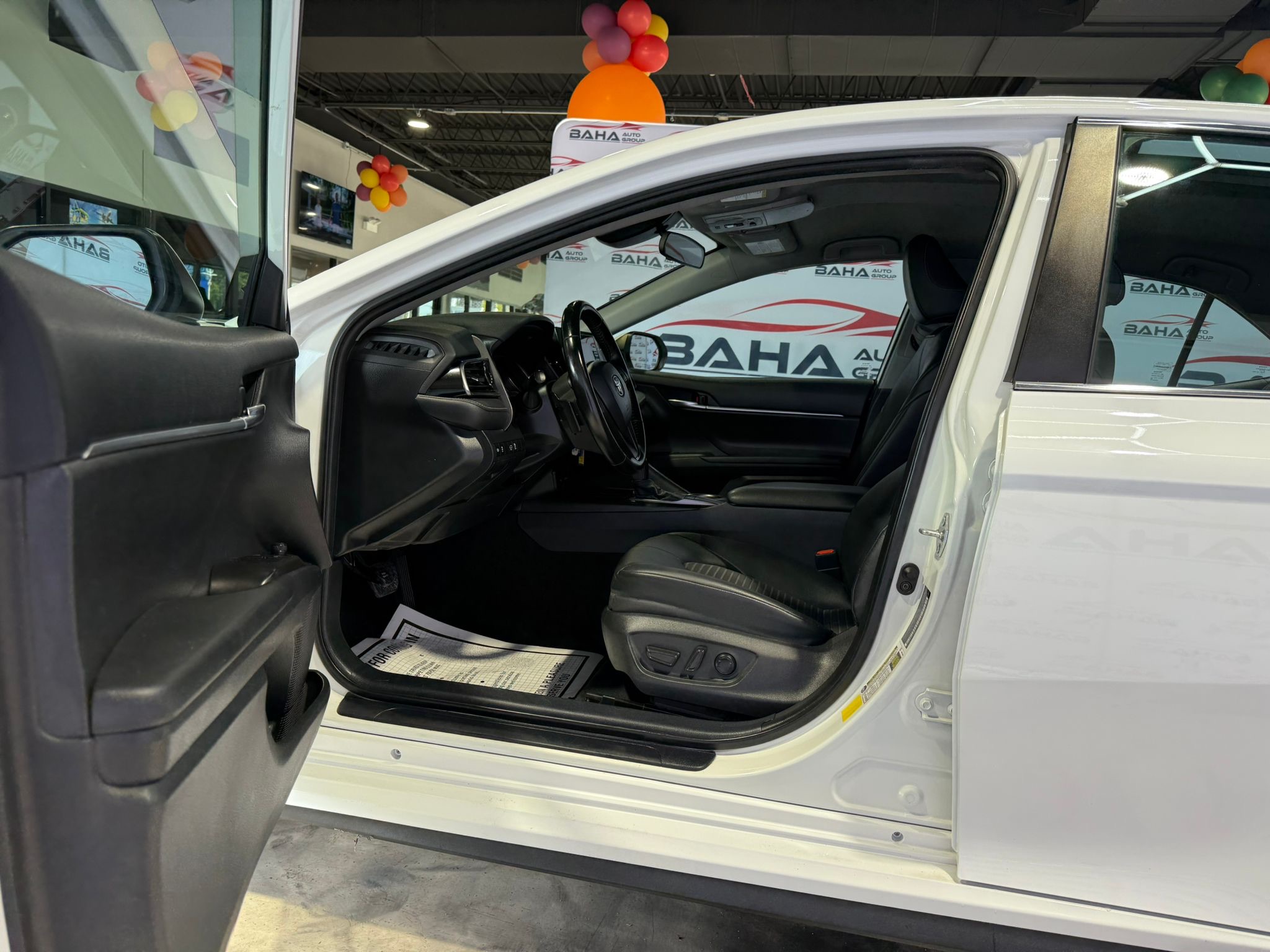2022 Toyota Camry SE photo 9