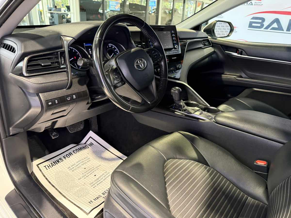 2022 Toyota Camry SE photo 12
