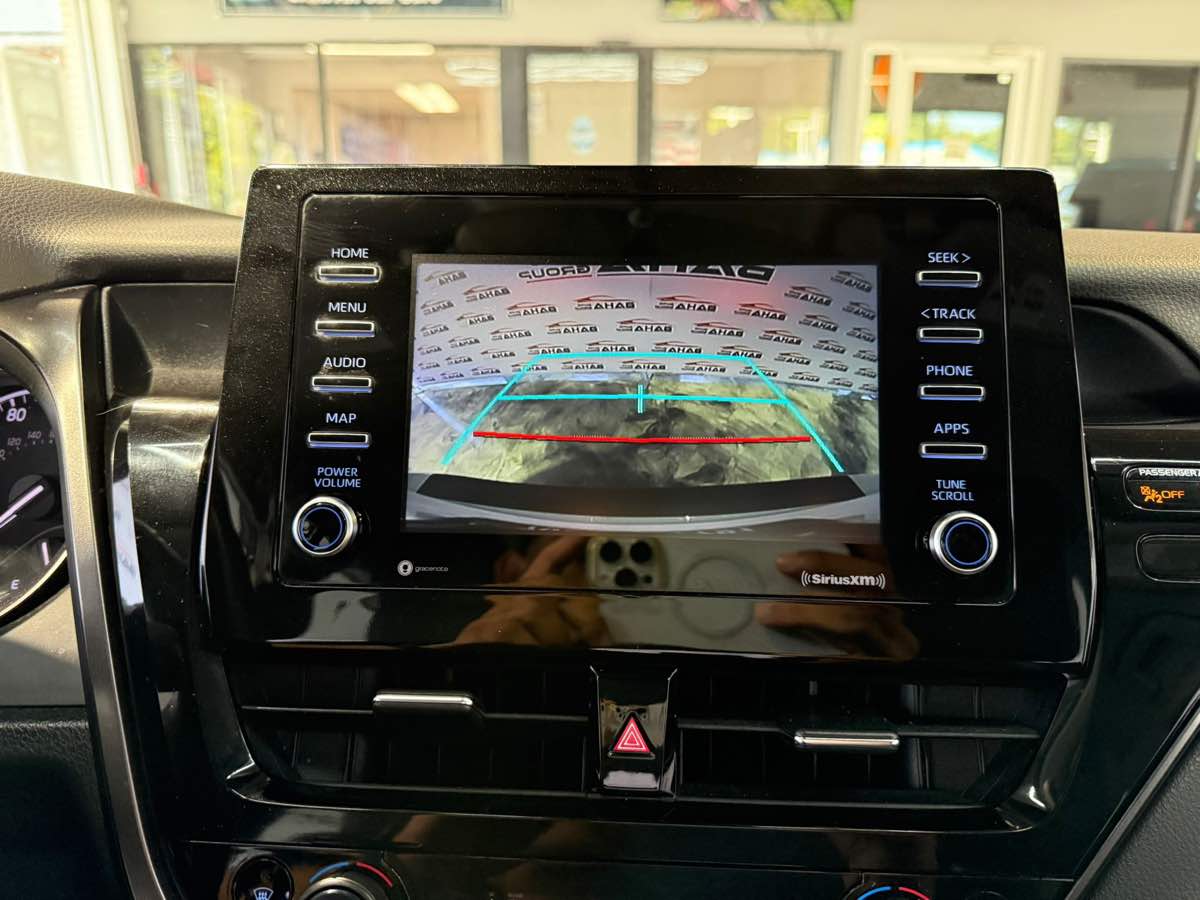 2022 Toyota Camry SE photo 22