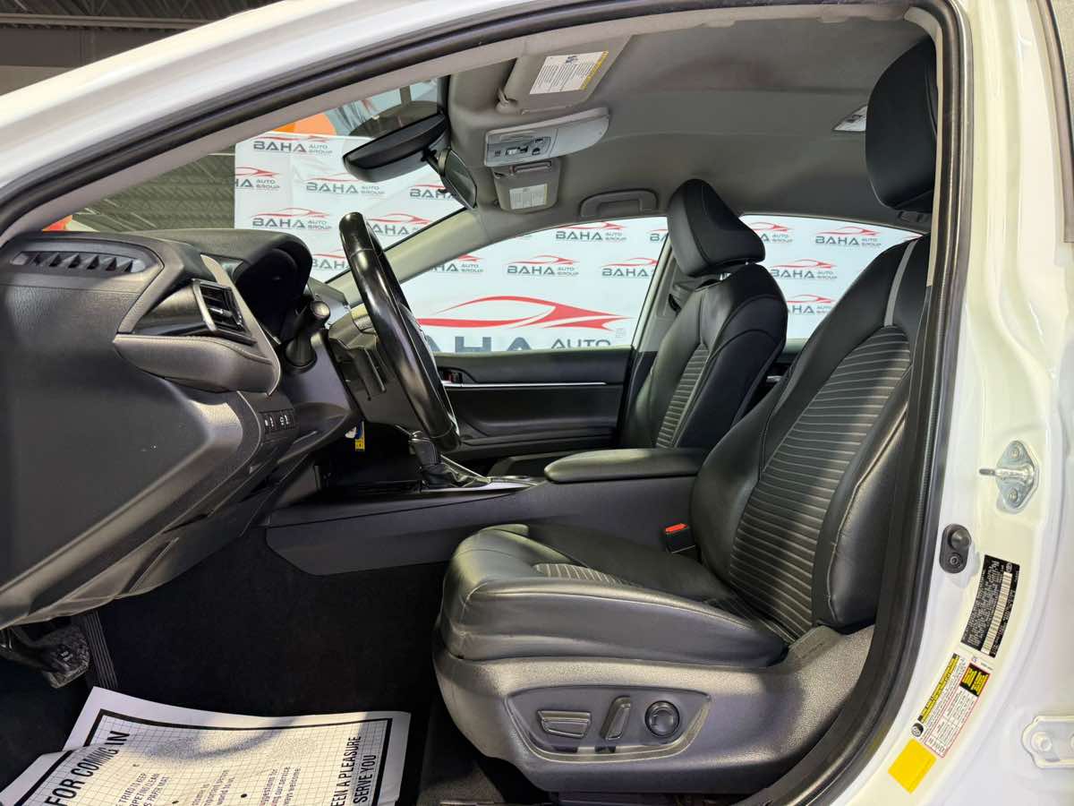 2022 Toyota Camry SE photo 10