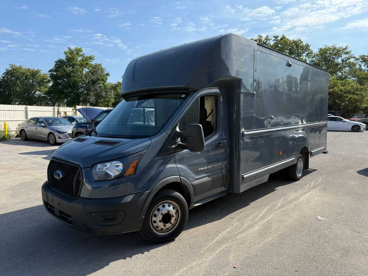 2021 Ford Transit Cutaway photo 27