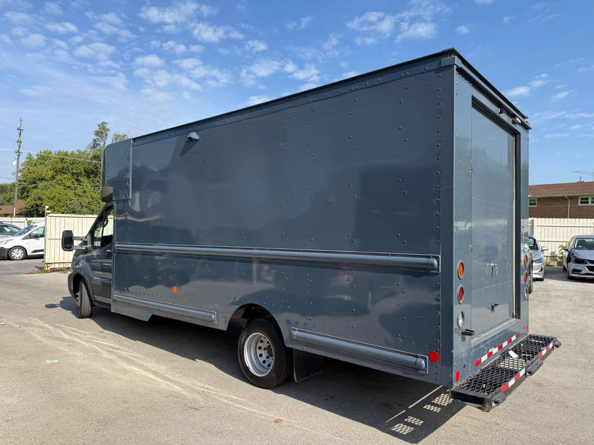 2021 Ford Transit Cutaway photo 8
