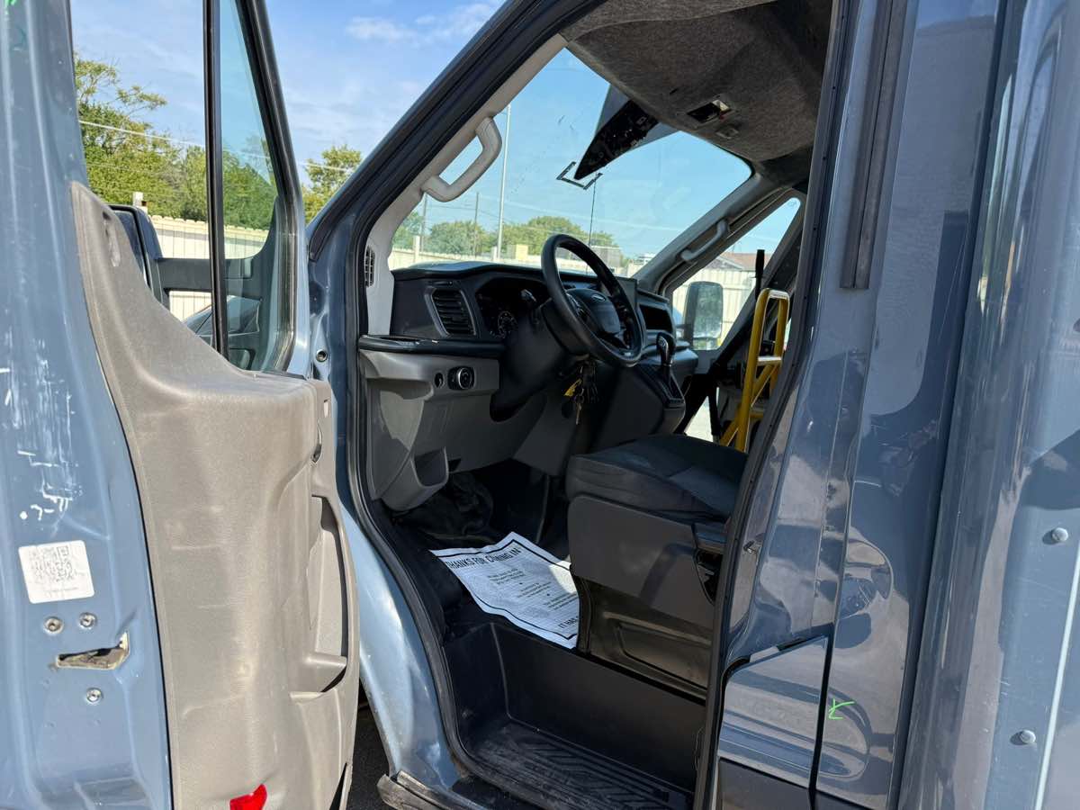 2021 Ford Transit Cutaway photo 15