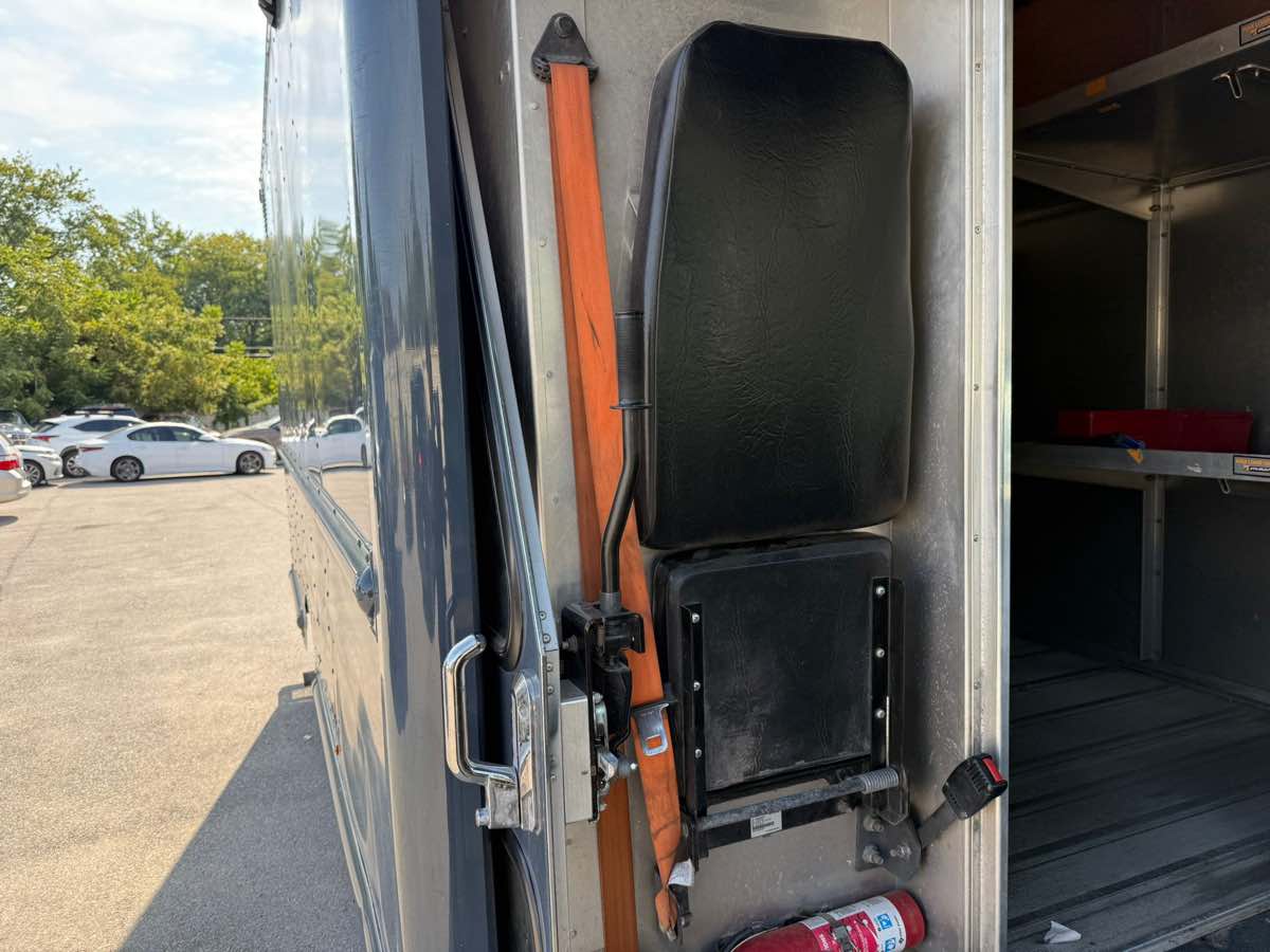 2021 Ford Transit Cutaway photo 18