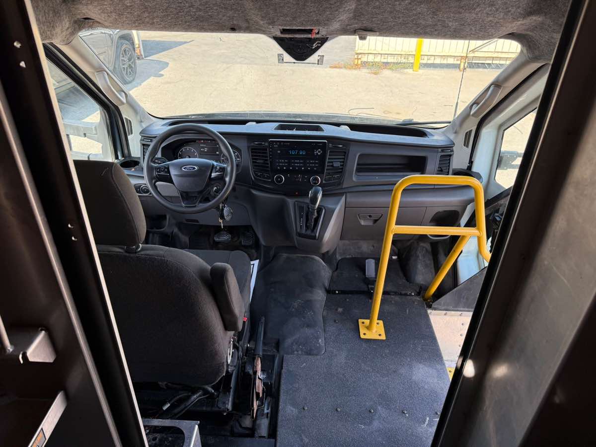 2021 Ford Transit Cutaway photo 20