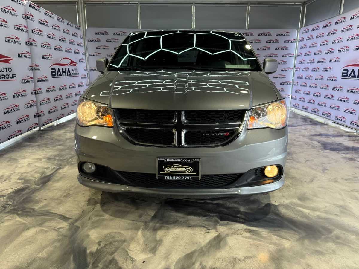 2017 Dodge Grand Caravan SXT photo 3