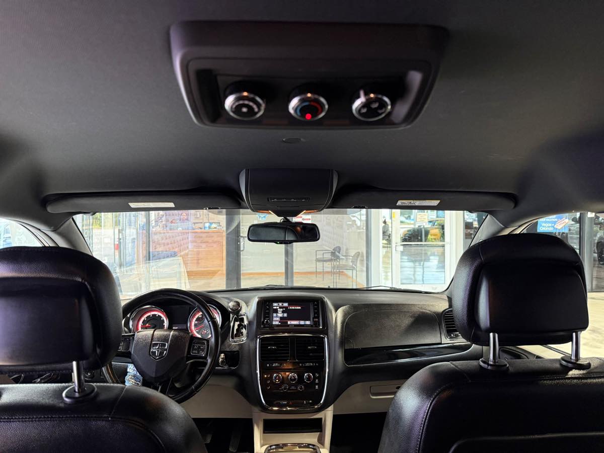 2017 Dodge Grand Caravan SXT photo 31
