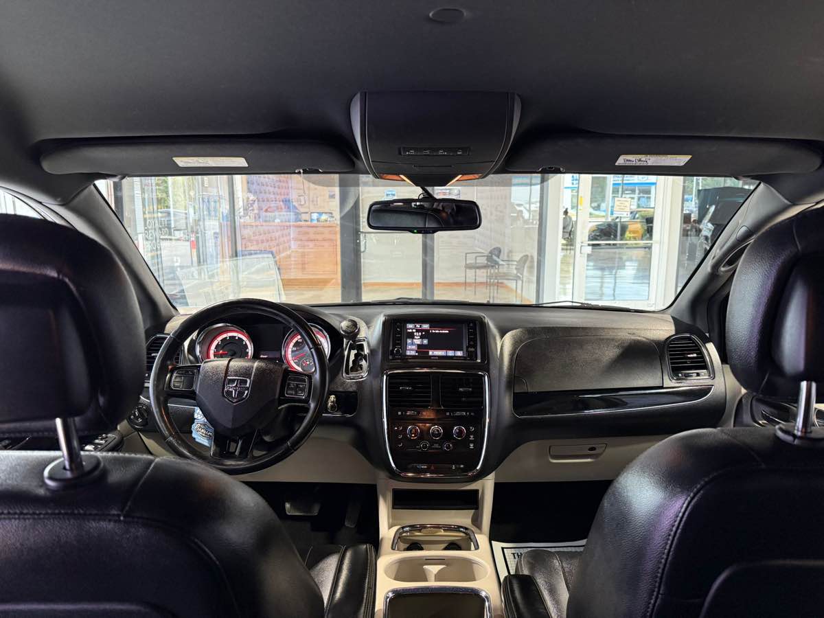 2017 Dodge Grand Caravan SXT photo 38