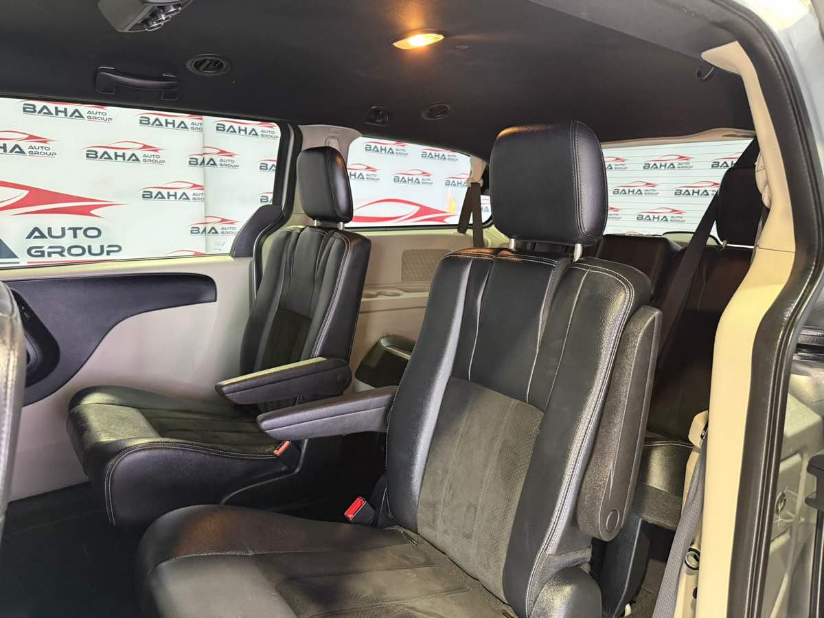 2017 Dodge Grand Caravan SXT photo 44