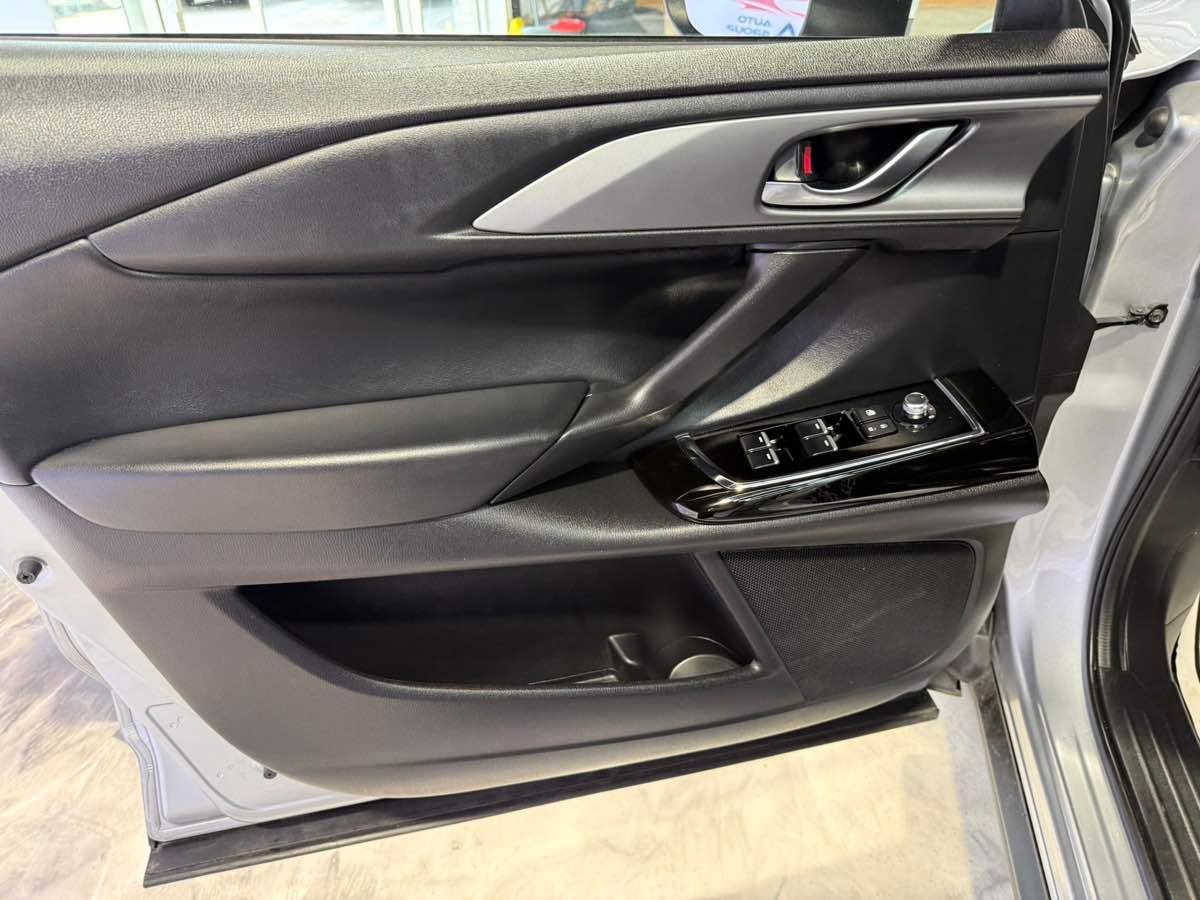 2023 Mazda CX-9 Touring Plus - Photo 12