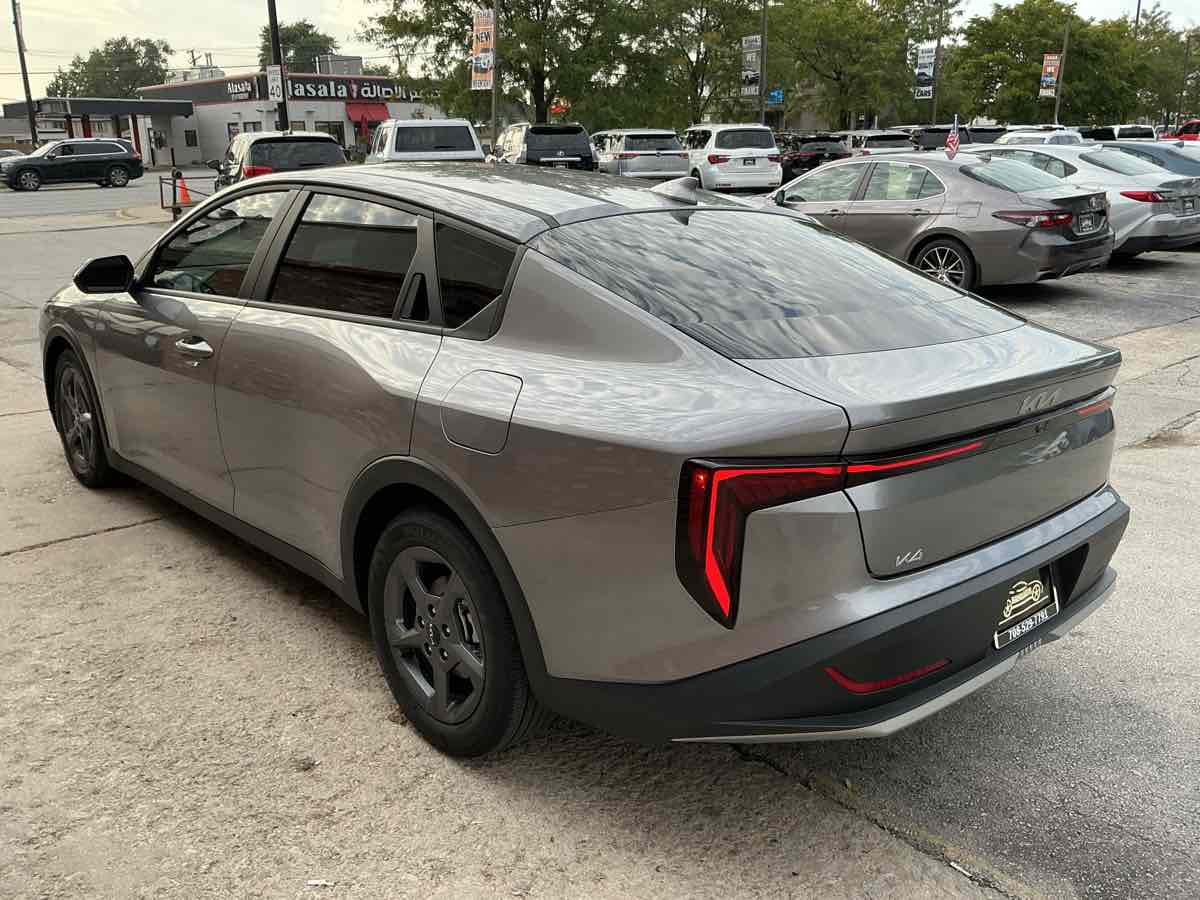2025 Kia K4 LXS photo 6
