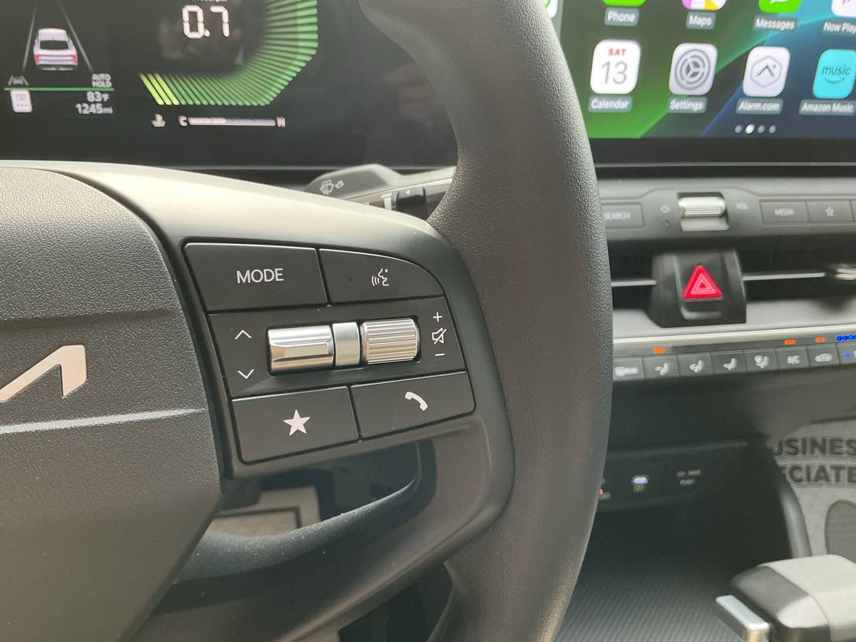 2025 Kia K4 LXS photo 16