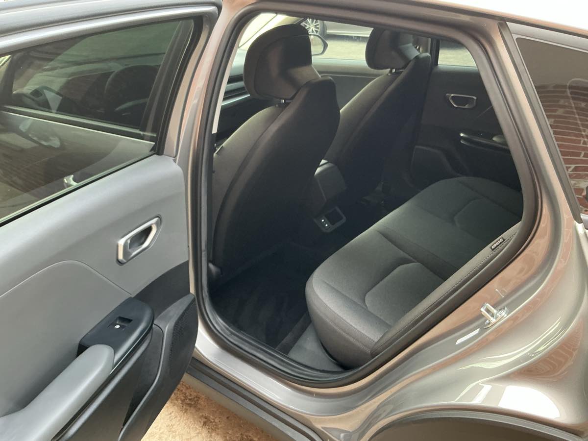 2025 Kia K4 LXS photo 26