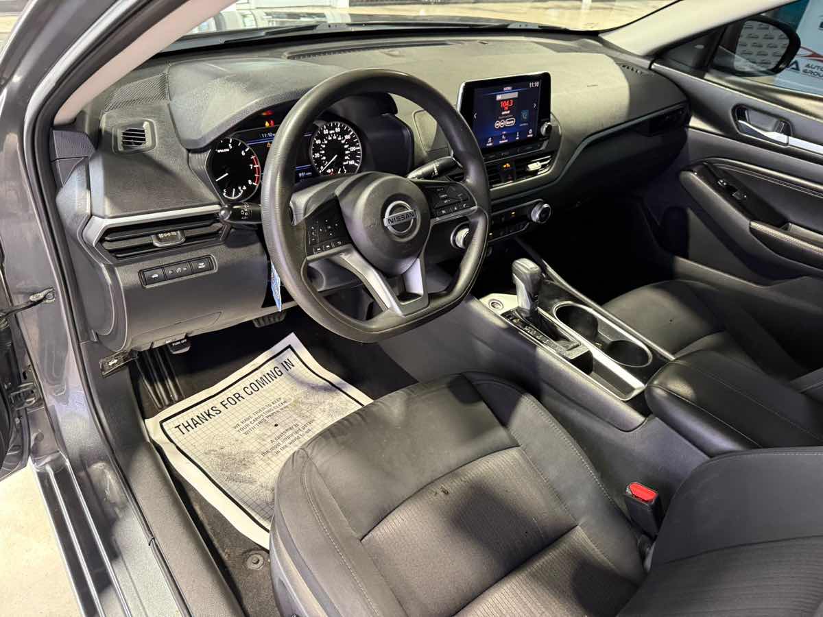 2021 Nissan Altima 2.5 SV photo 14
