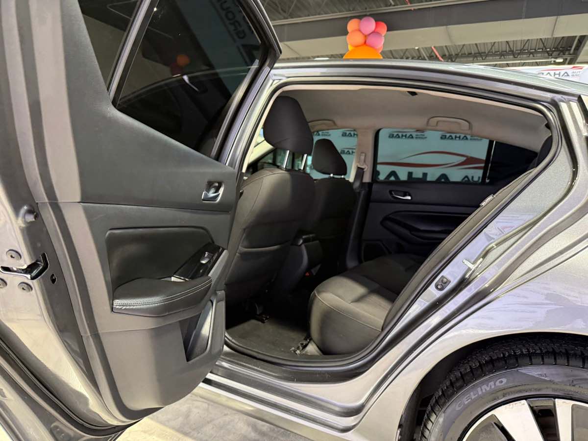 2021 Nissan Altima 2.5 SV photo 31