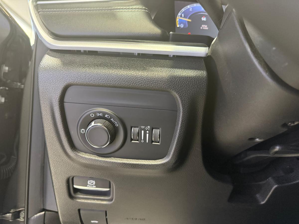2024 Jeep Grand Cherokee Altitude photo 9