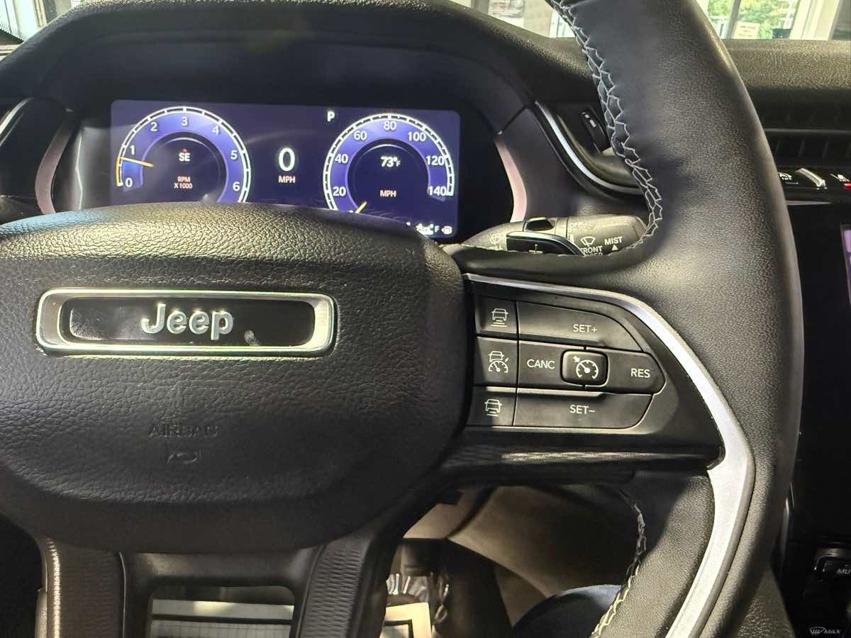 2024 Jeep Grand Cherokee Altitude photo 12