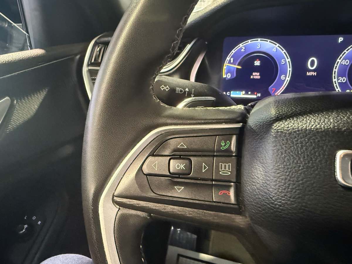2024 Jeep Grand Cherokee Altitude photo 13