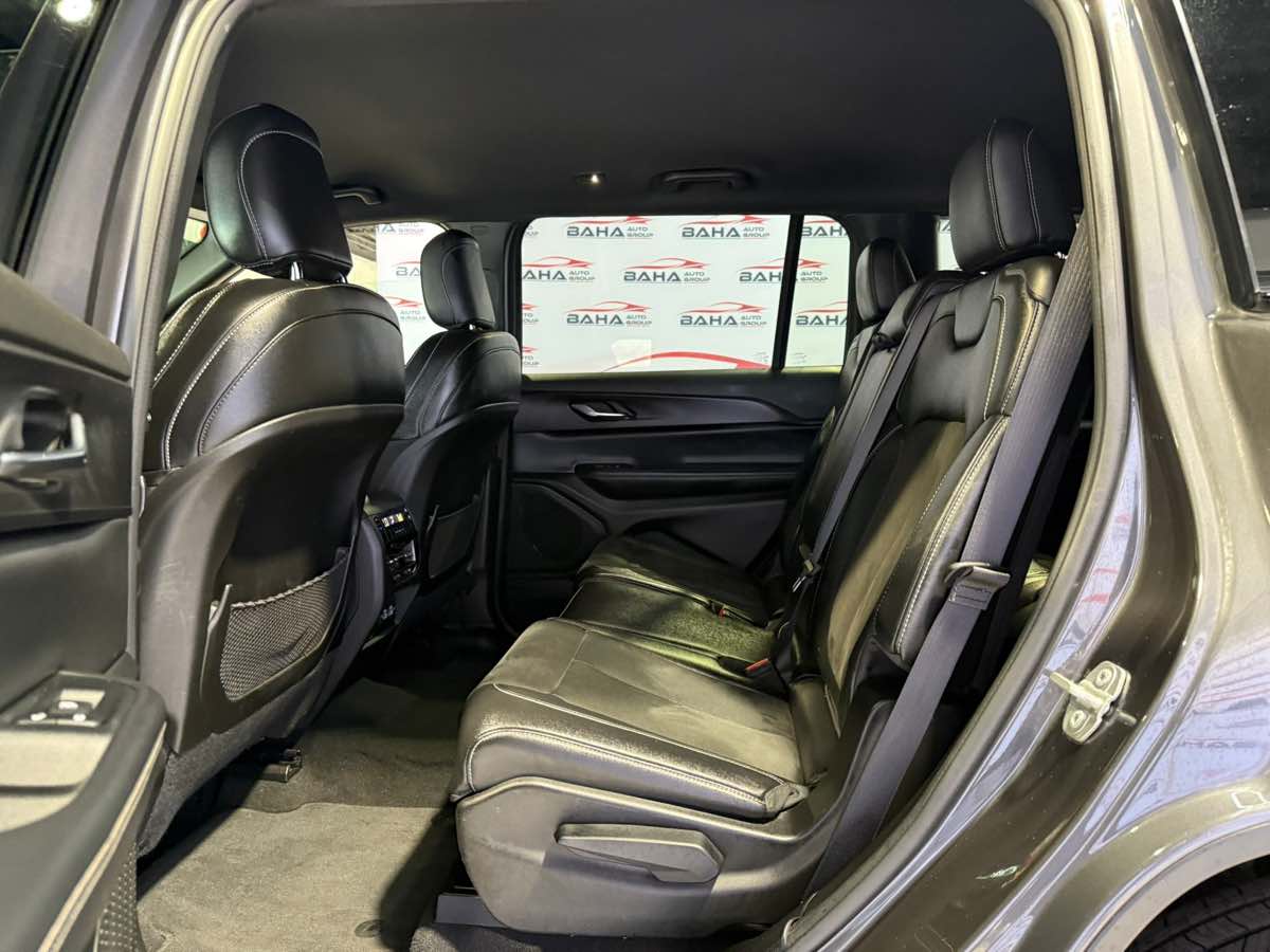 2024 Jeep Grand Cherokee Altitude photo 26
