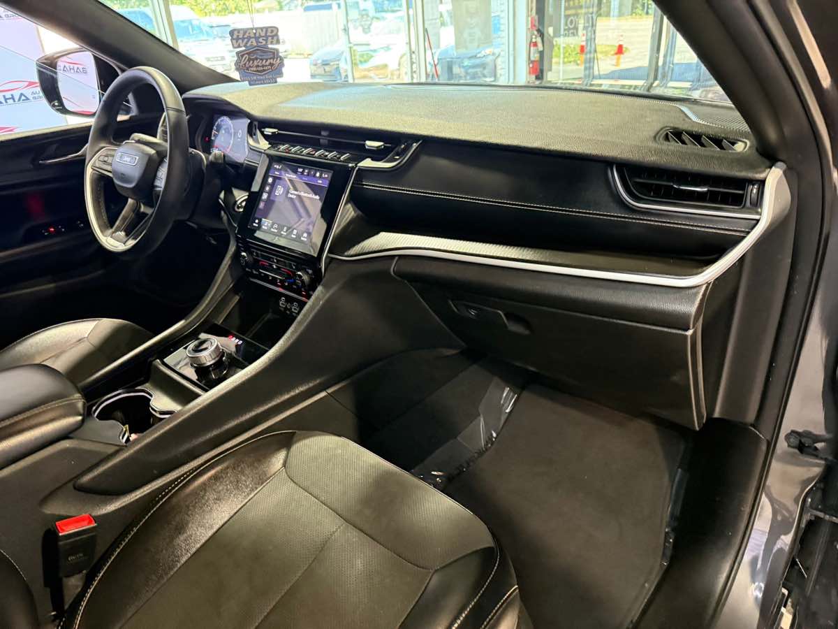 2024 Jeep Grand Cherokee Altitude photo 21