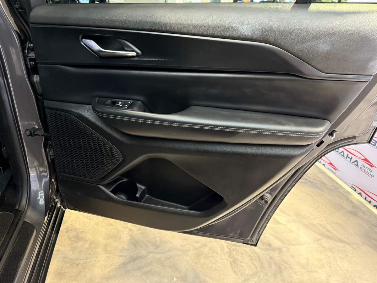 2024 Jeep Grand Cherokee Altitude photo 29