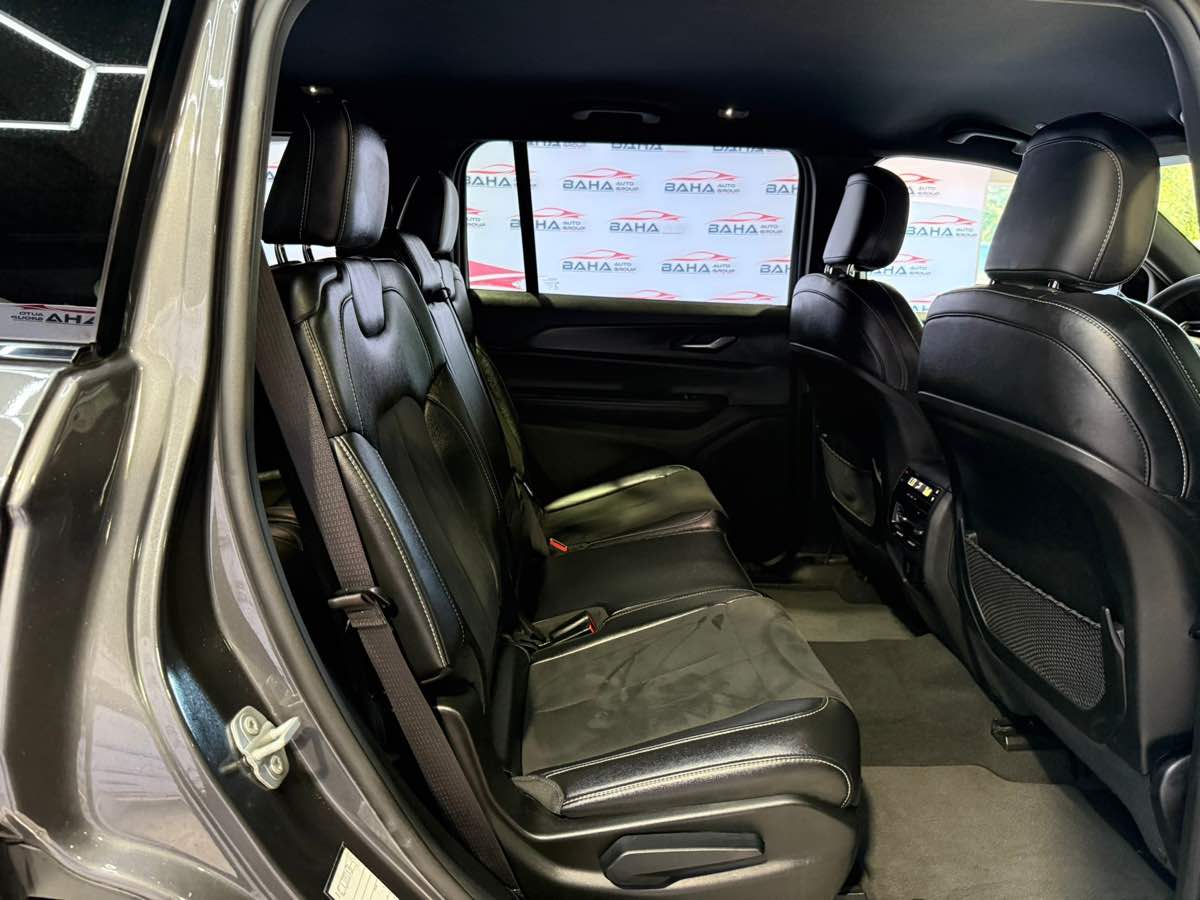 2024 Jeep Grand Cherokee Altitude photo 30