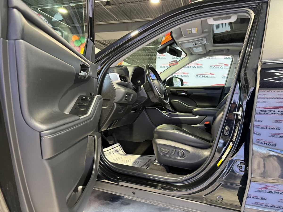 2023 Toyota Highlander Limited Platinum XLE XSE photo 8