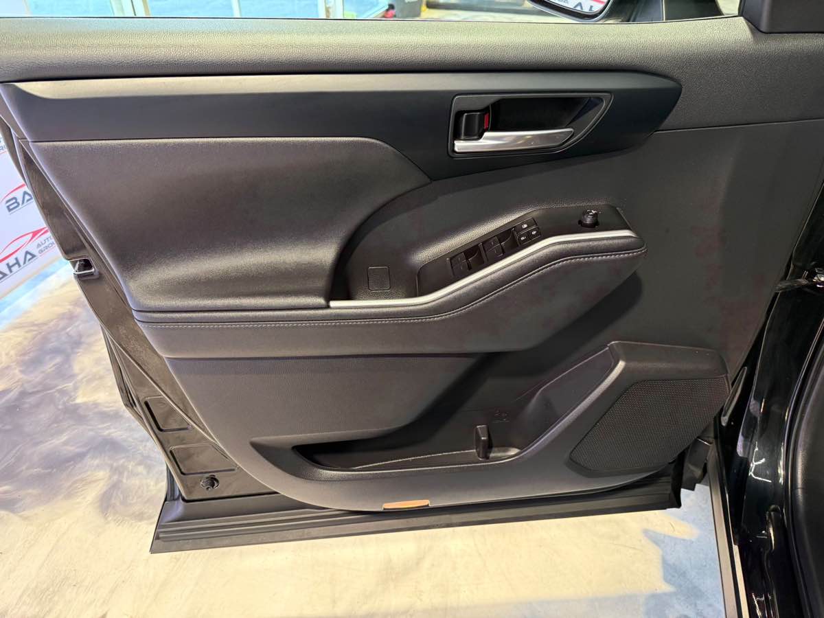 2023 Toyota Highlander Limited Platinum XLE XSE photo 9