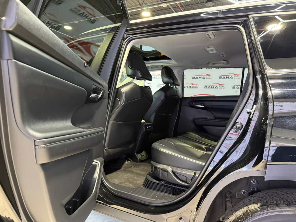 2023 Toyota Highlander Limited Platinum XLE XSE photo 30