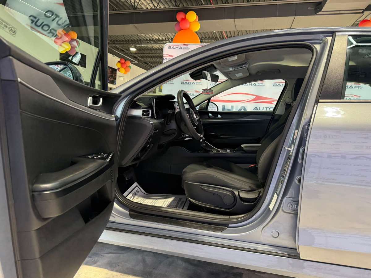 2021 Kia K5 LXS - Photo 11
