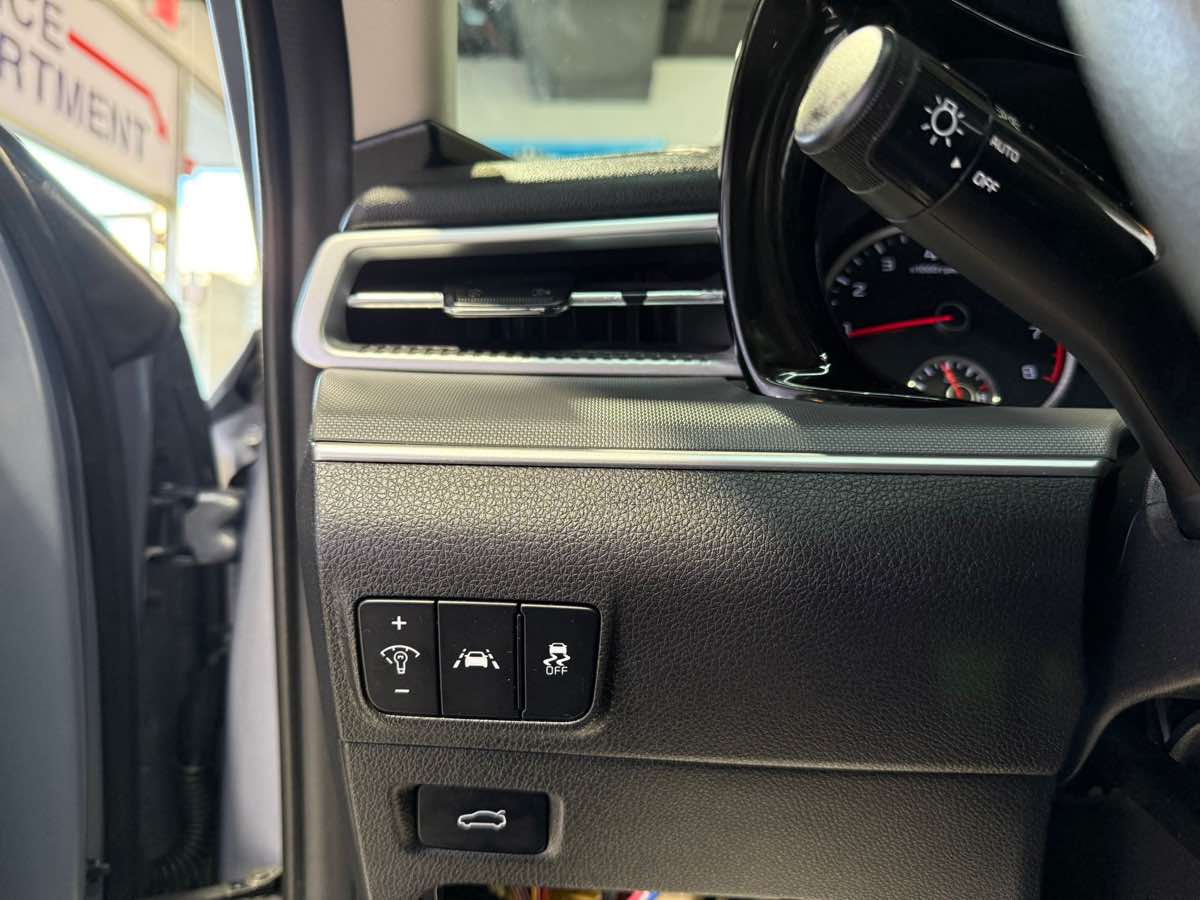 2021 Kia K5 LXS - Photo 14