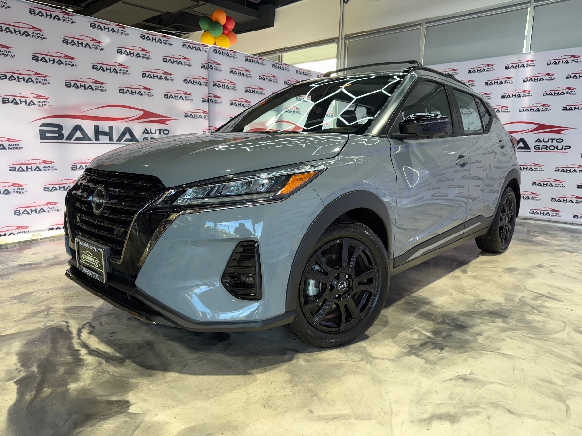 2024 Nissan Kicks SR photo 2