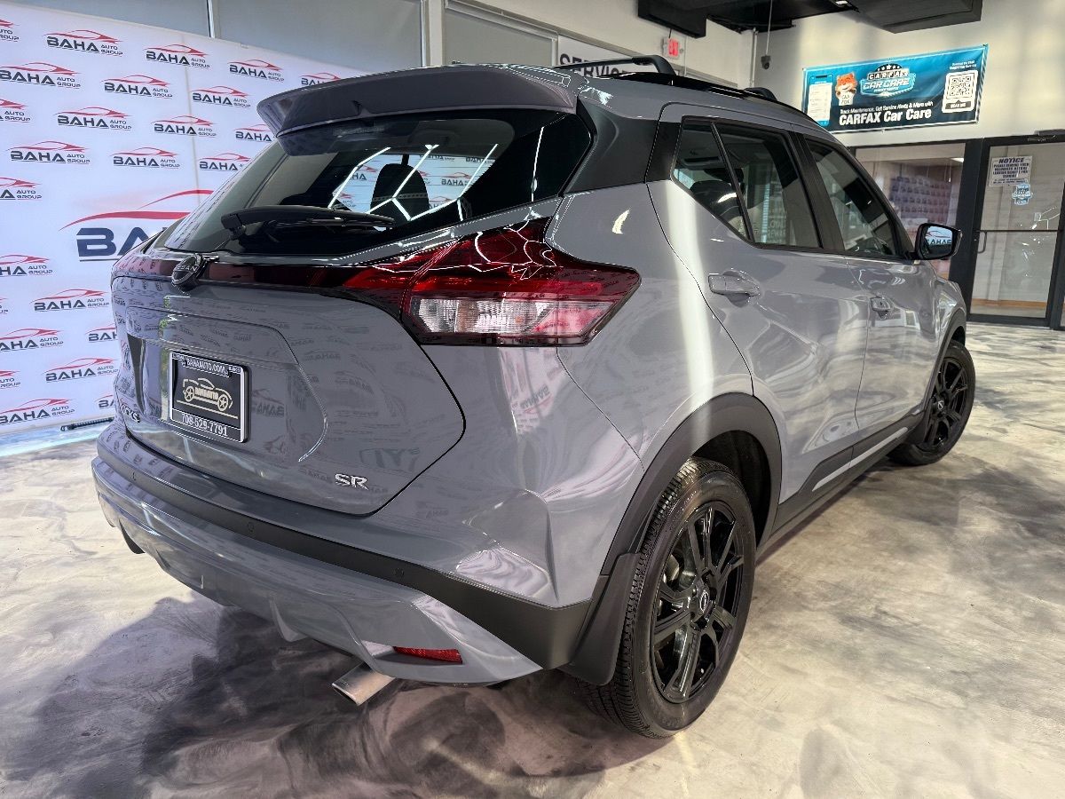 2024 Nissan Kicks SR photo 7