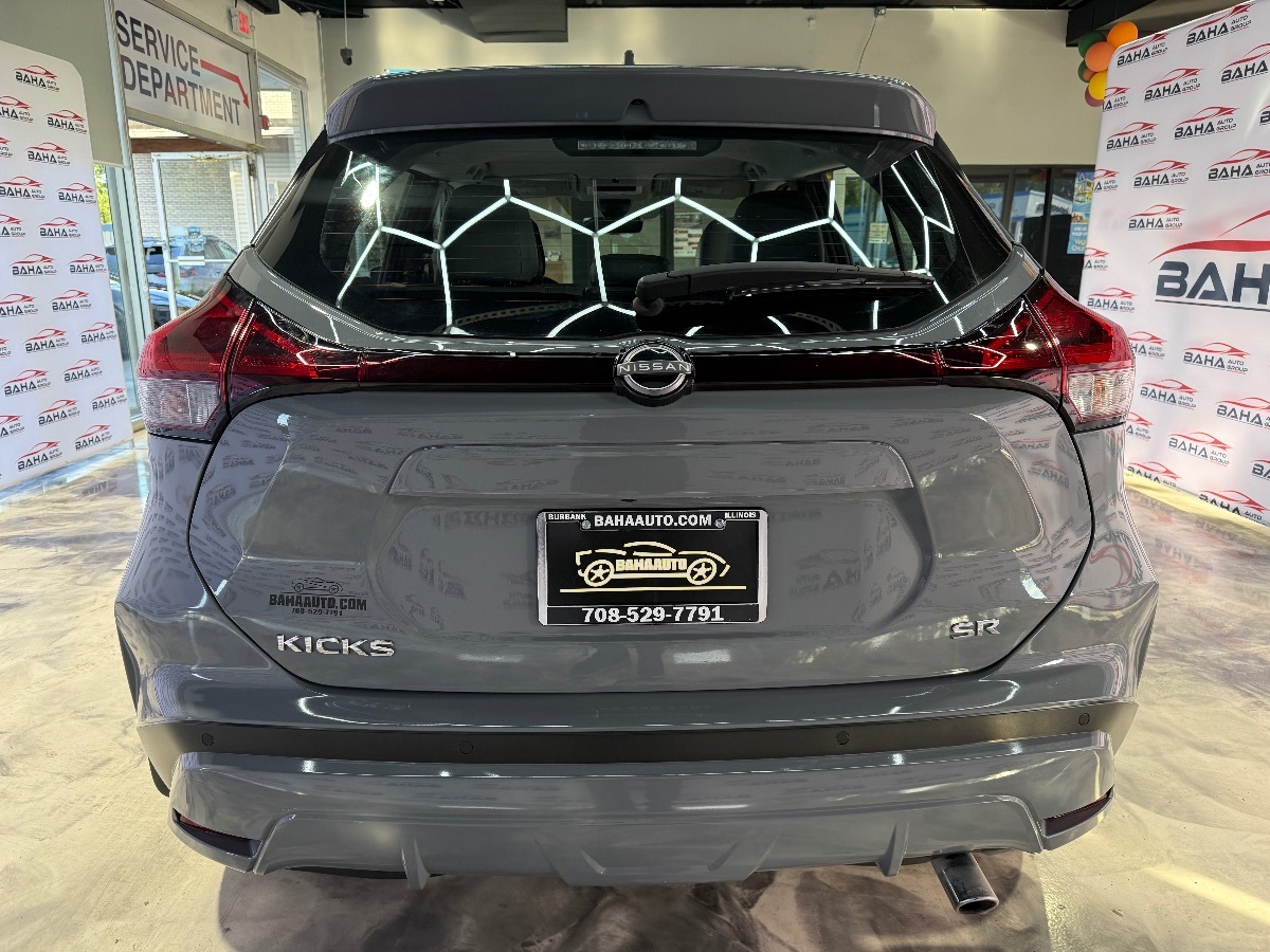 2024 Nissan Kicks SR photo 8