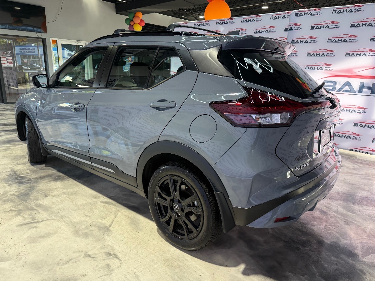 2024 Nissan Kicks SR photo 11