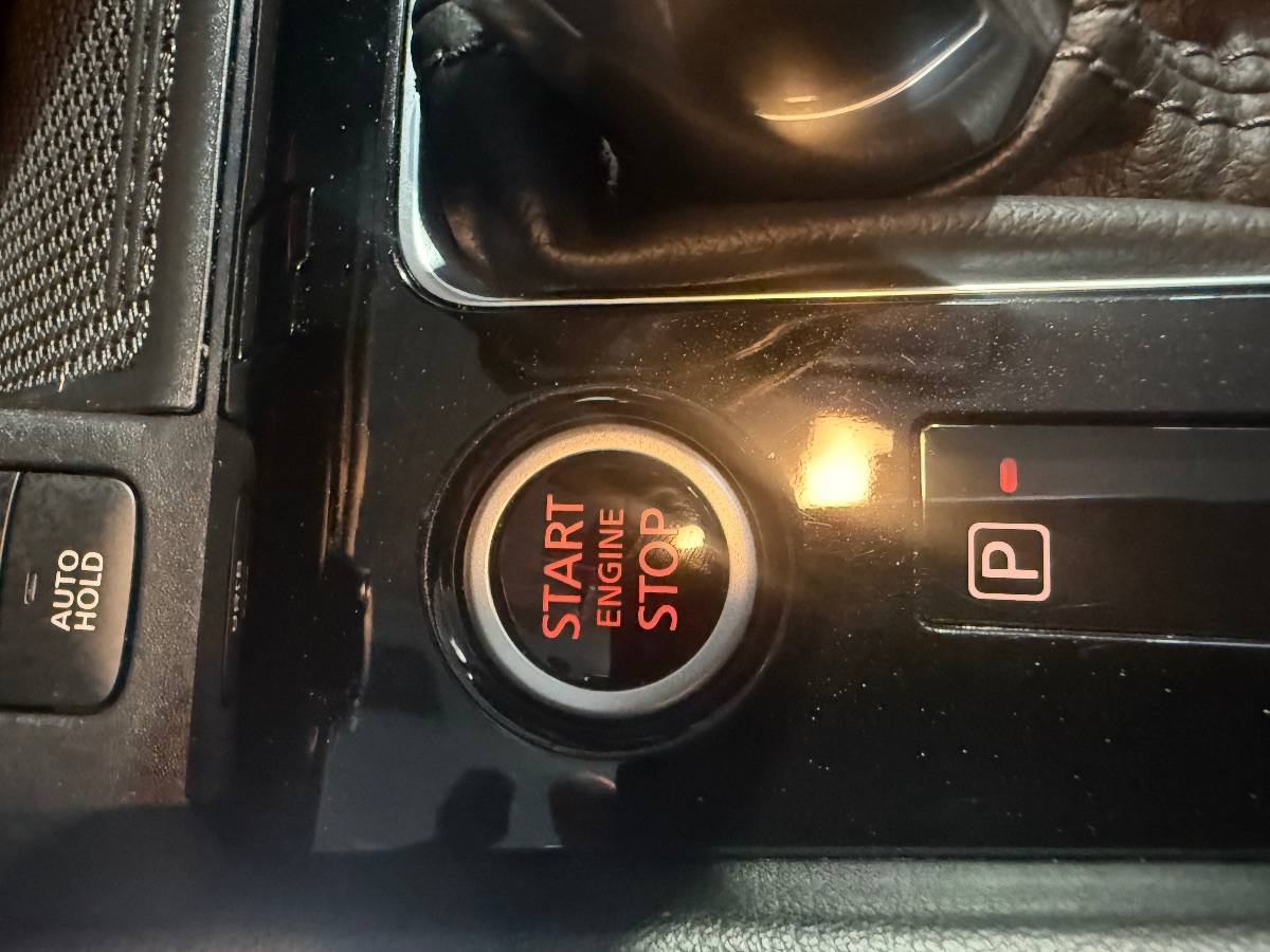2024 Nissan Kicks SR photo 20